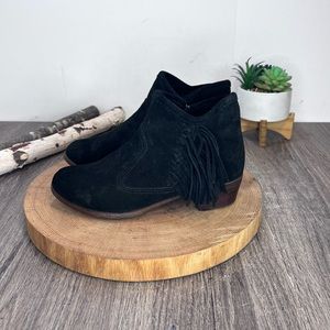 *NWOB Minnetonka | Blake Western Suede Fringe Bootie - 8448550 Size 5.5